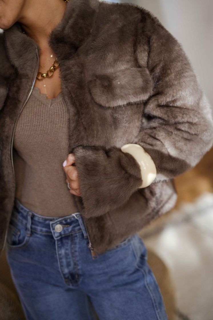  TAUPE
