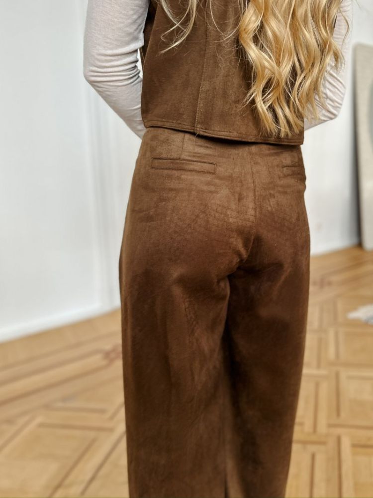  MARRON