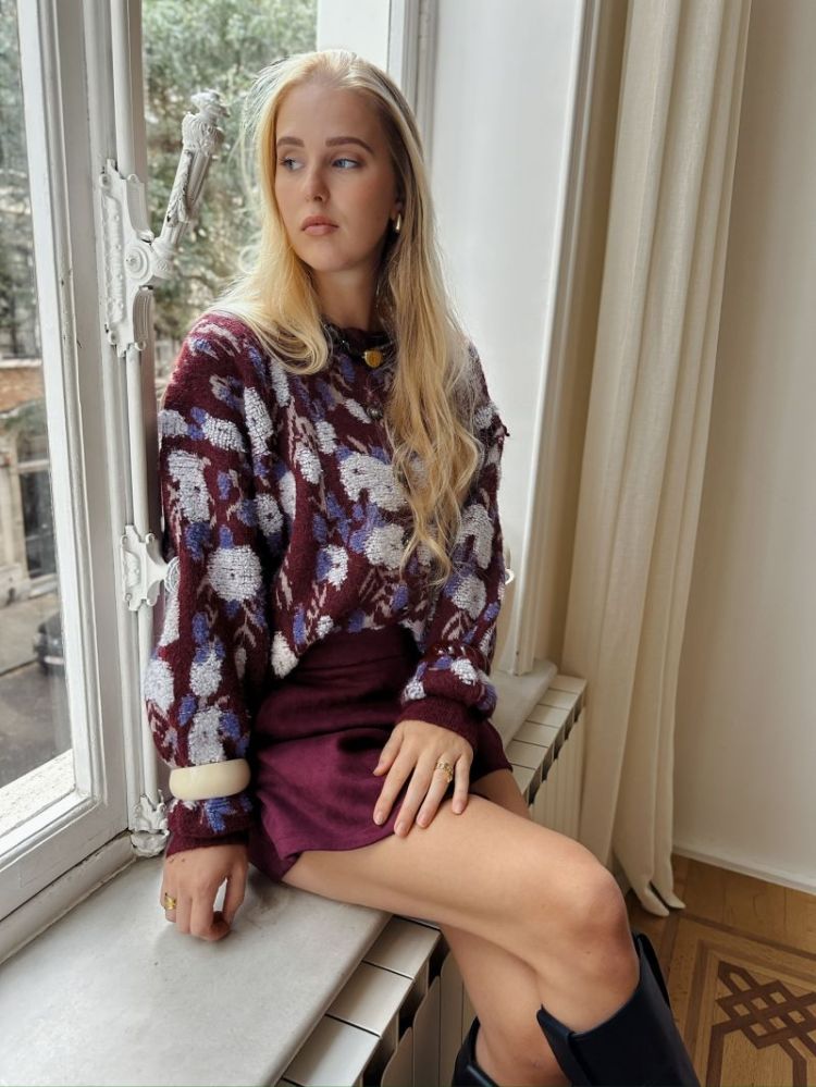  BURGUNDY
