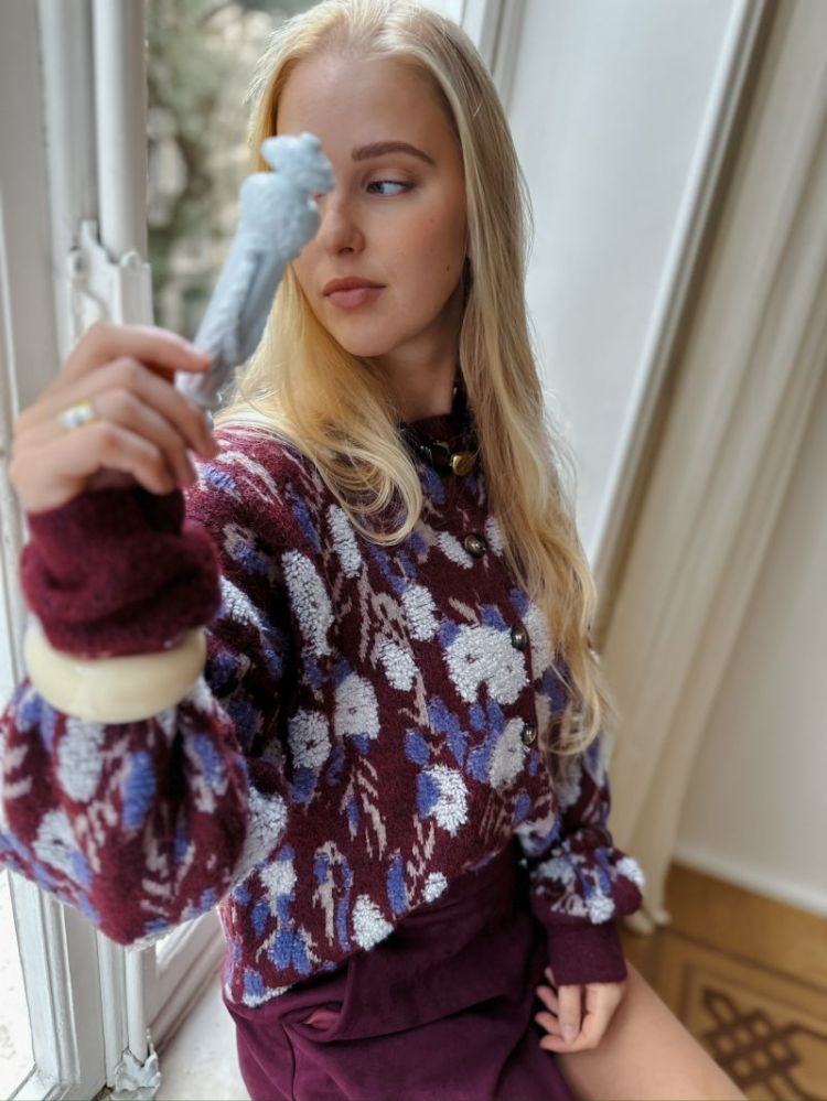  BURGUNDY