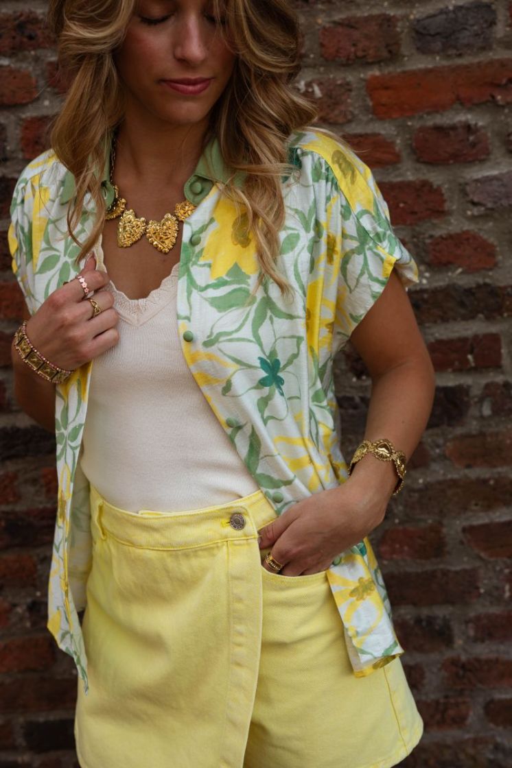 JAUNE