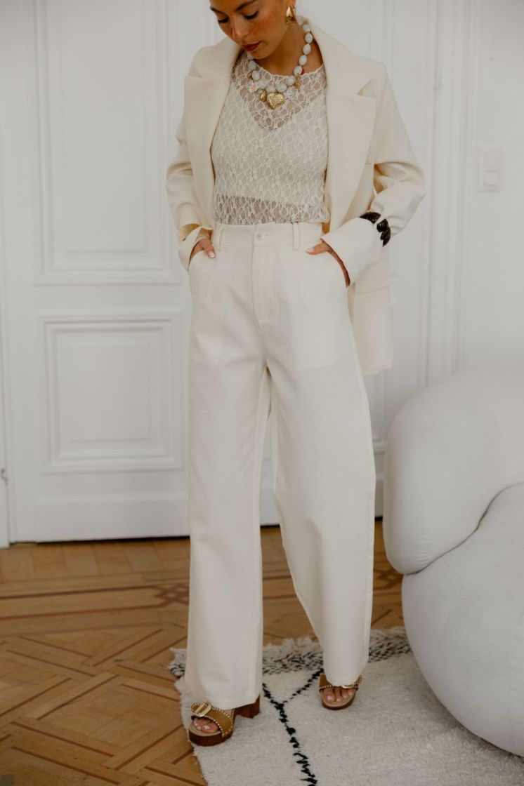  C BEIGE