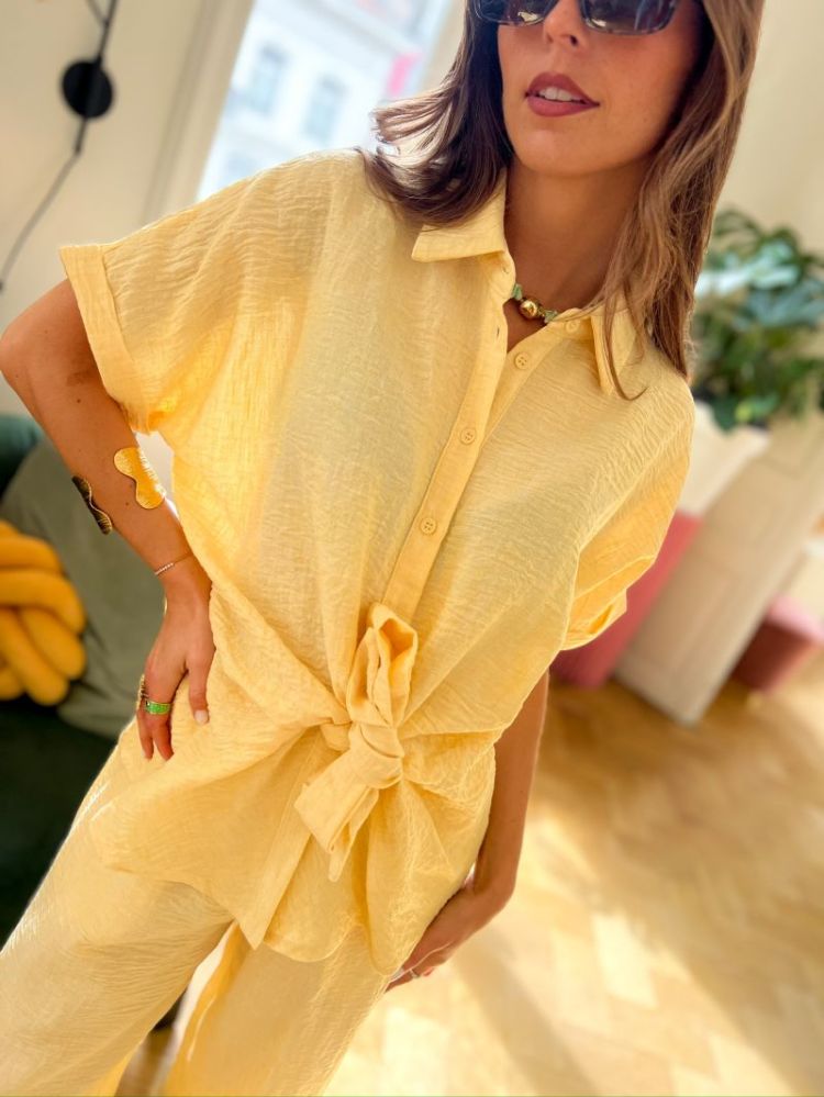  JAUNE