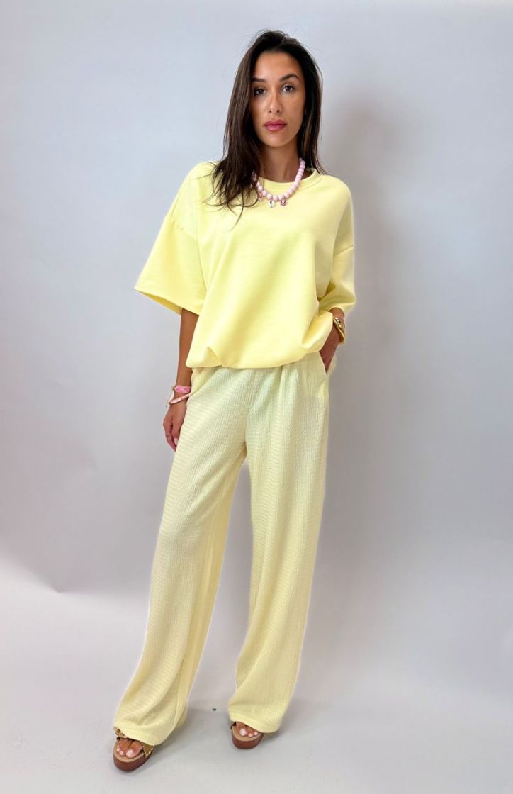 JAUNE