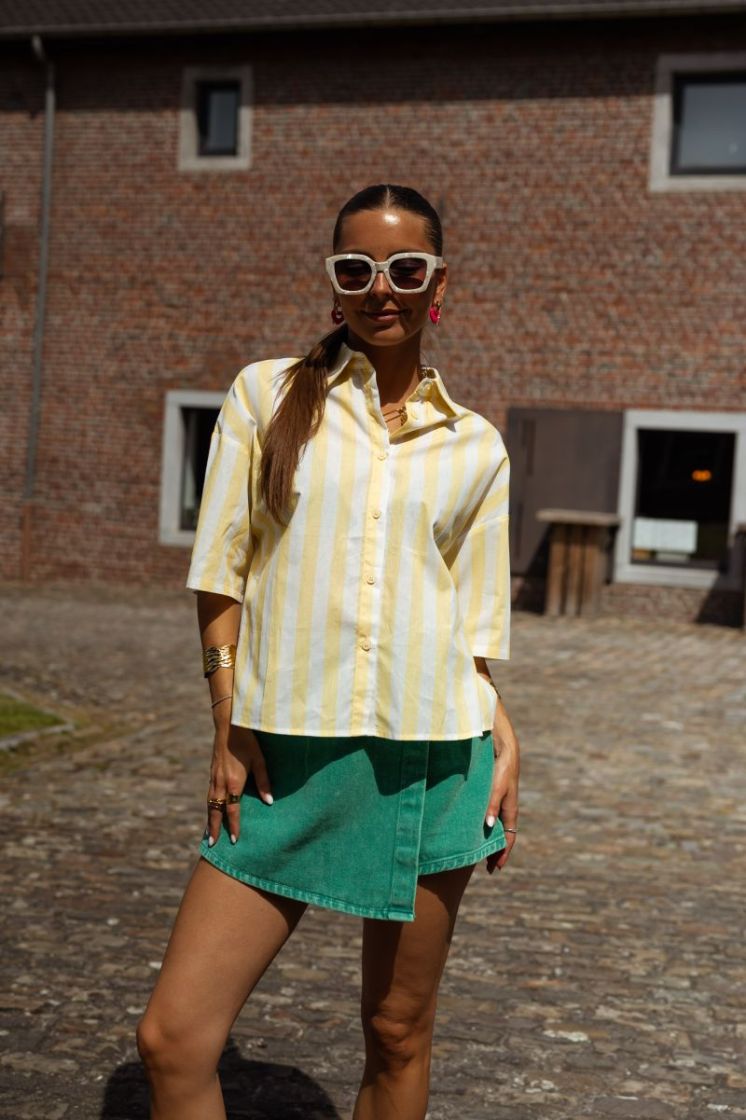 JAUNE