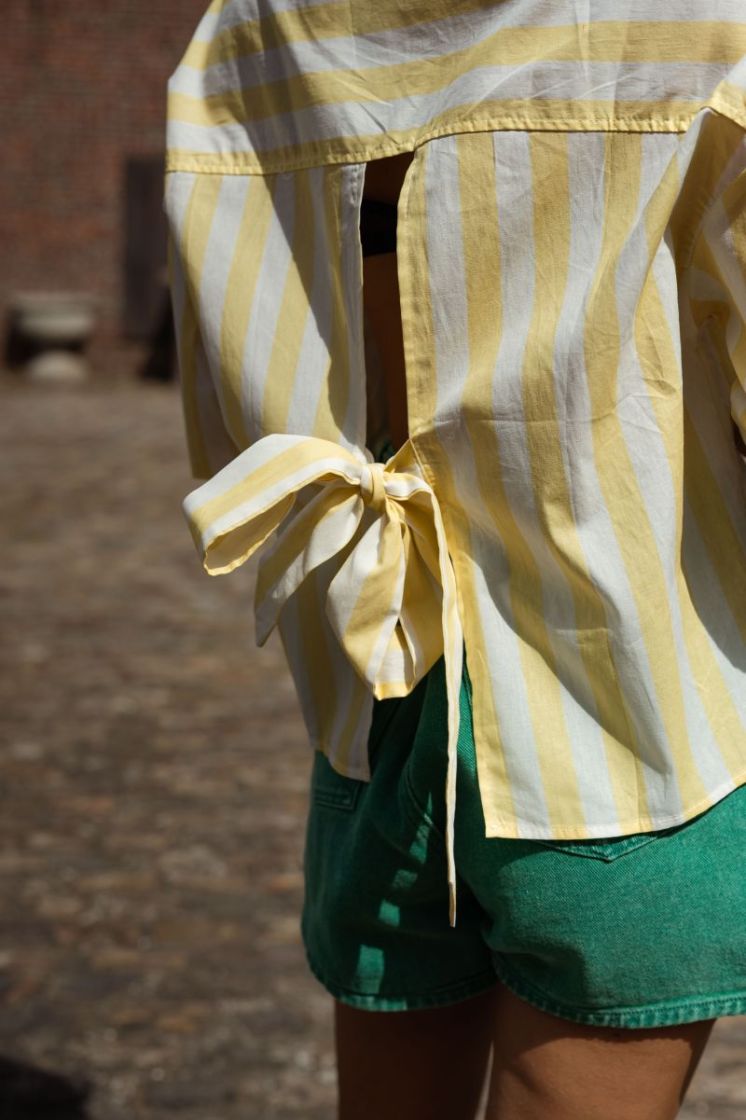  JAUNE