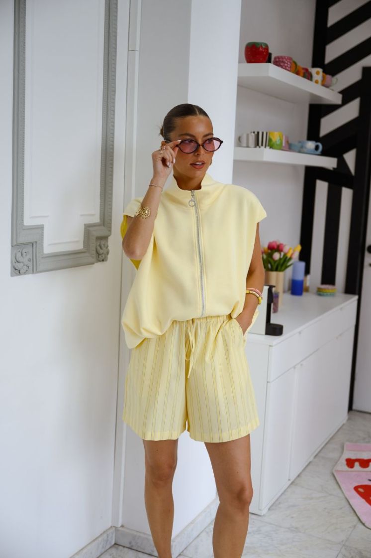  JAUNE