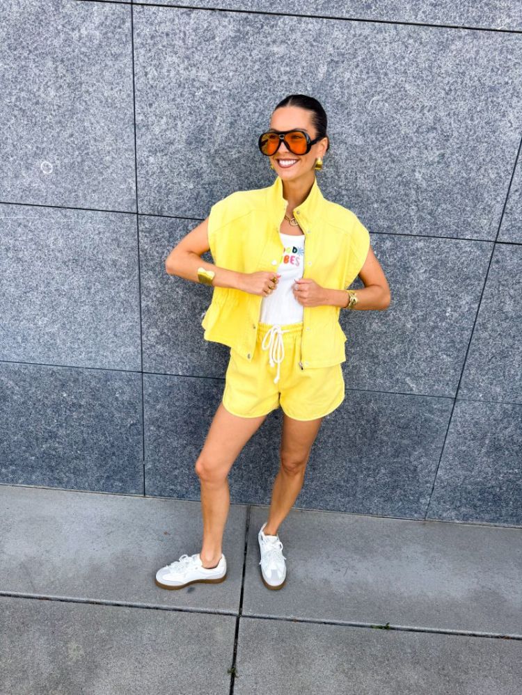  JAUNE