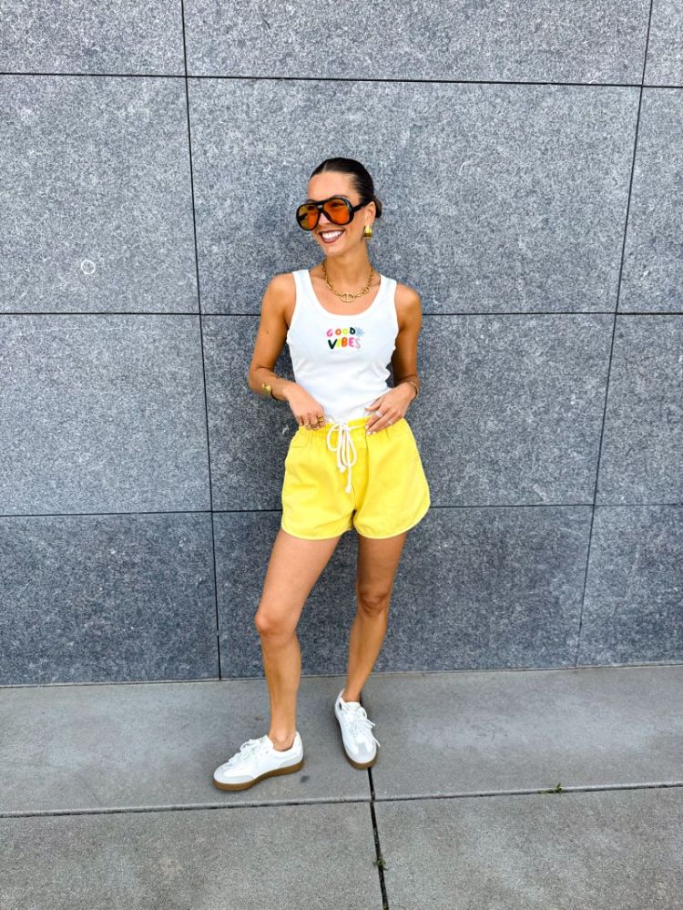  JAUNE