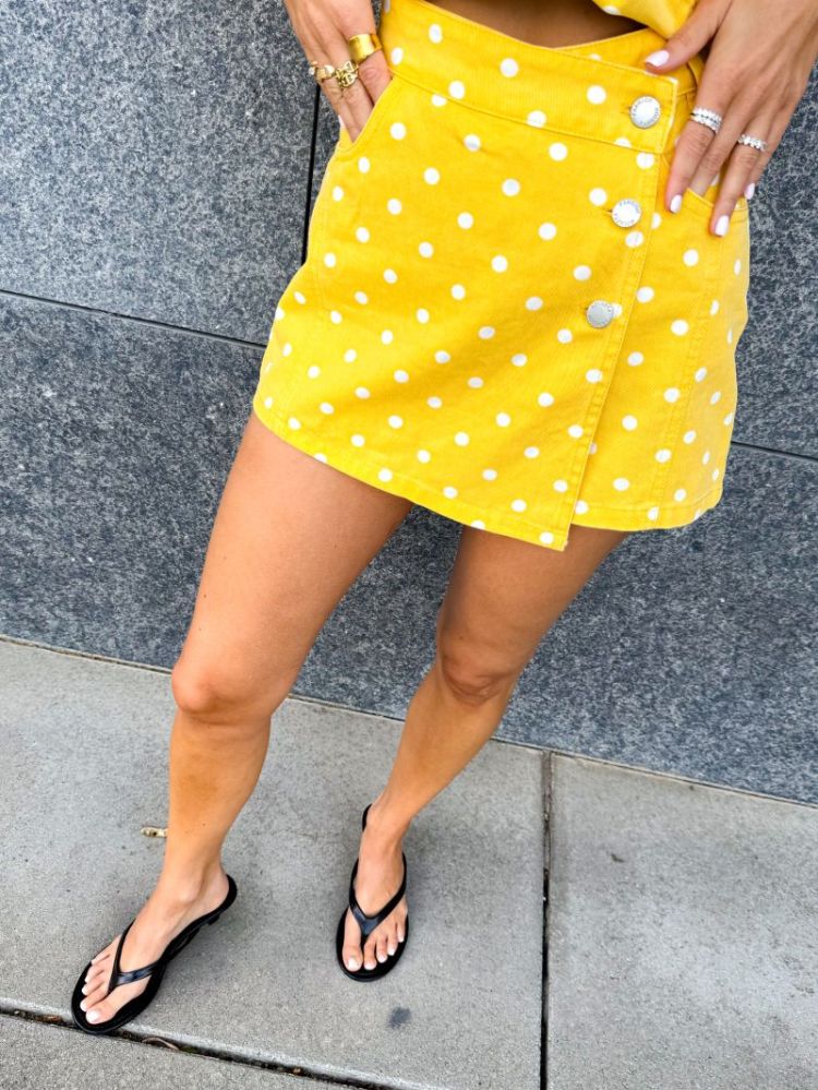  JAUNE