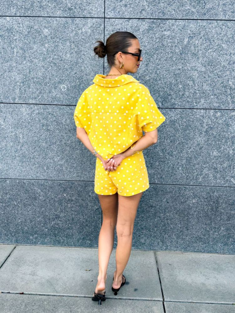  JAUNE