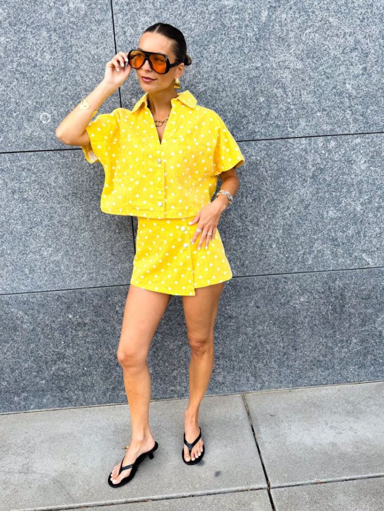  JAUNE