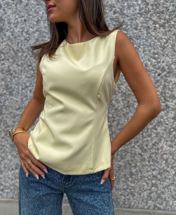 JAUNE